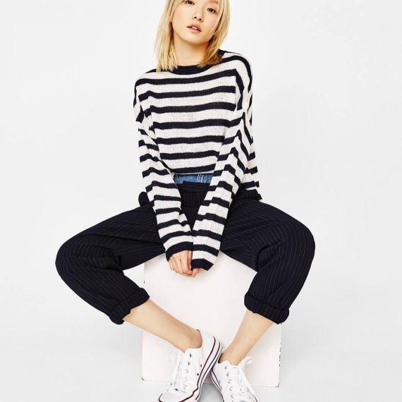 Round neck sweater